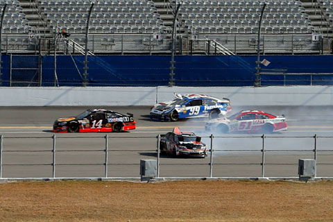 nascar-daytona-duel-1-2013-crash